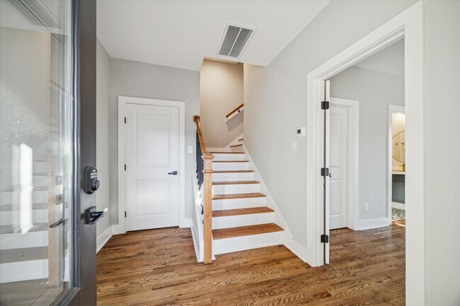 Photo - 1003 E 28th St