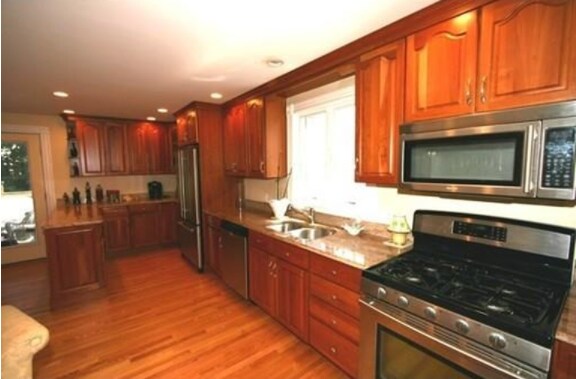 Building Photo - 10 Greenleaf Ave Unit 1 Rental