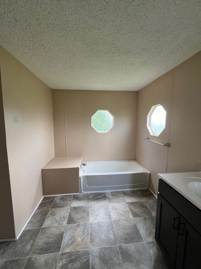Photo - Mobile Home for lease in Sulphur