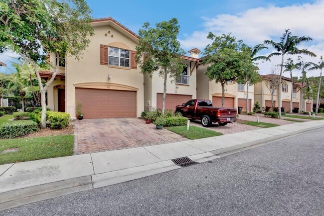 Photo - 117 E Prive Cir