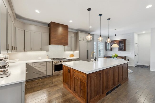 Photo - Luxury Home For Rent in Lowry