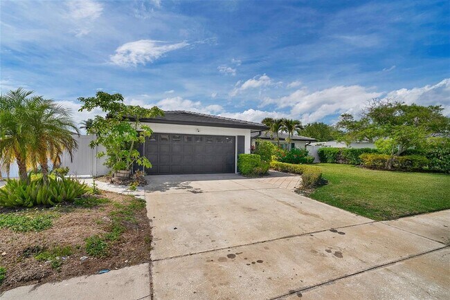 Photo - 3944 Doral Dr
