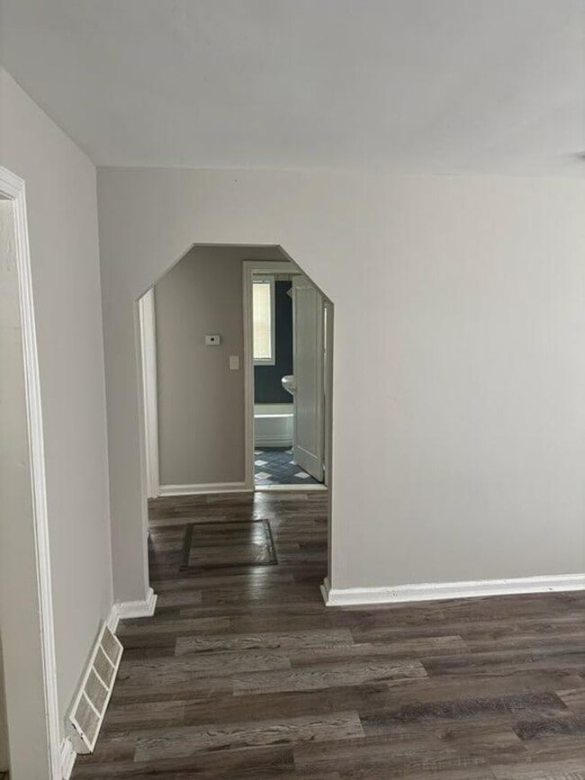 Photo - North Pontiac home Available Now!