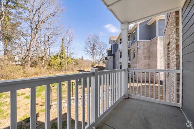 3BR, 2BA - 1,319SF - Balcony