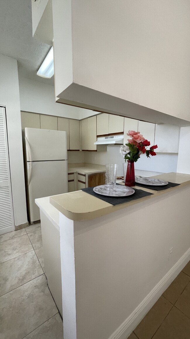 Building Photo - 661 Cypress Lake Blvd