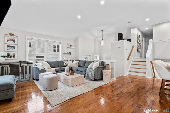 65 Sterling St