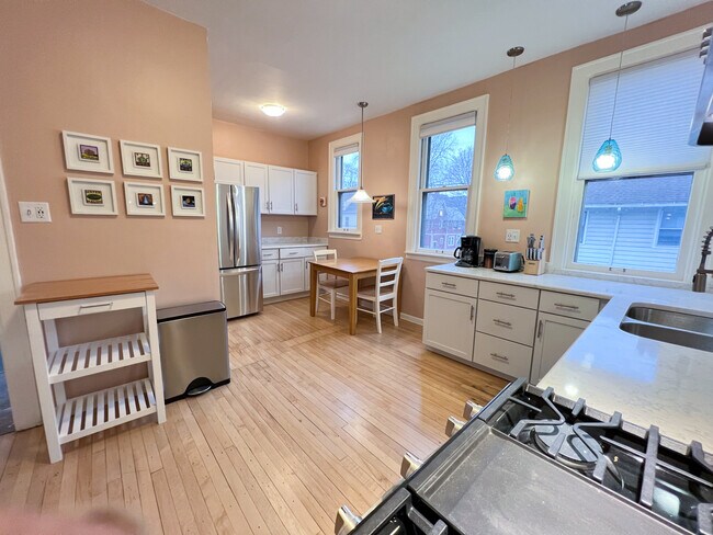 2738 N Downer Ave Unit Downer Gallery