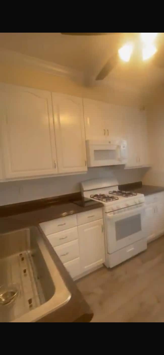 Building Photo - 179 N Fulton Ave Unit 2nd Rental