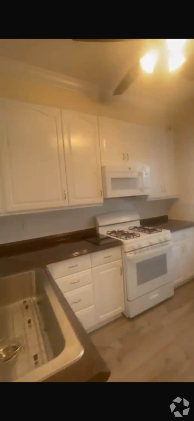 Building Photo - 179 N Fulton Ave Unit 2nd Rental