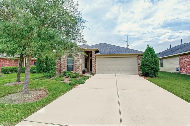 Building Photo - 15506 Wedgewood Park