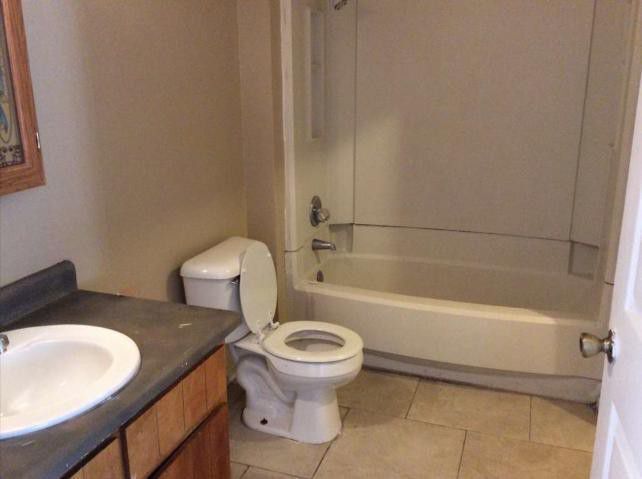 Photo - 312 Grove St NE