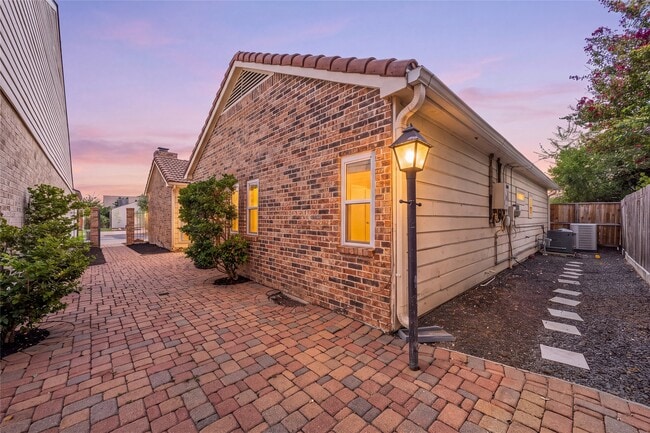 Photo - 14122 Langbourne Dr
