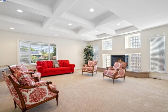 Photo - 367 Mt Washington Way