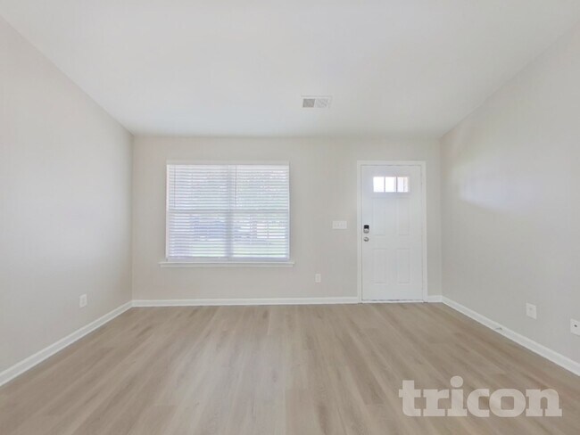 Photo - 158 Bonhomme Cir