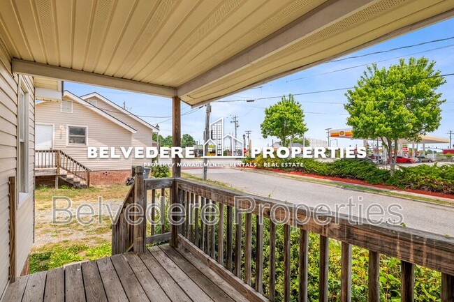Photo - 104 S Raleigh St