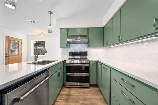 Building Photo - 3904 Tonkawa Trail