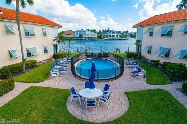 Building Photo - 3070 Gulf Shore Blvd N Unit 103