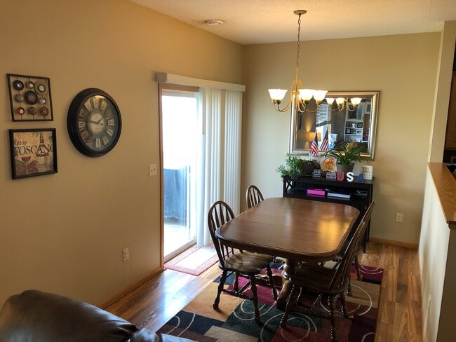 Photo - 2154 Willow Trail