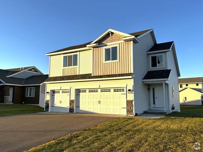 Building Photo - 328 Bluebird Ct NW Rental