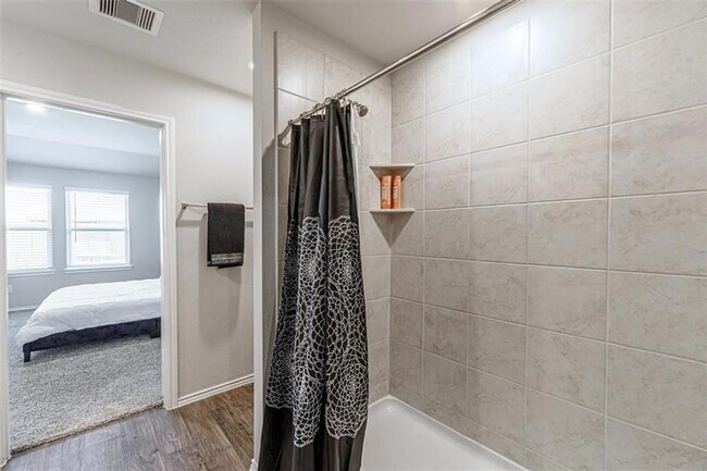 Photo - 5126 Morava Ln