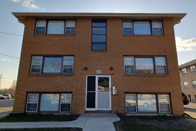Building Photo - 4060-4100 4th St NE Rental