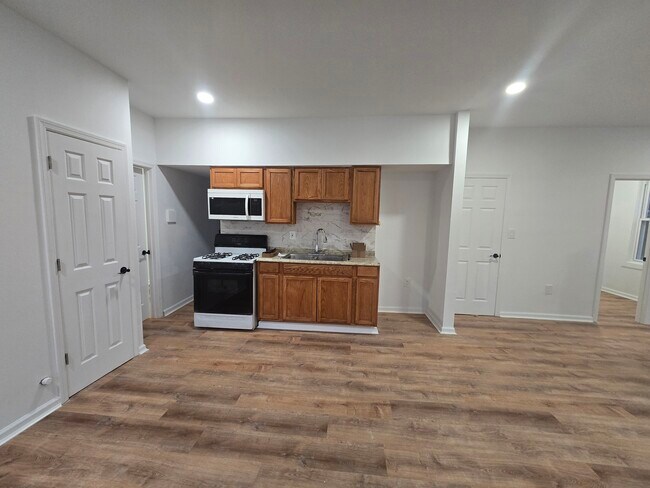 Photo - 482 10th Ave Unit 2 Floor Apartment