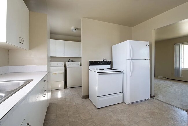 Photo - 3 Bedroom House!