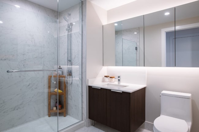 Photo - 102 W Hill St