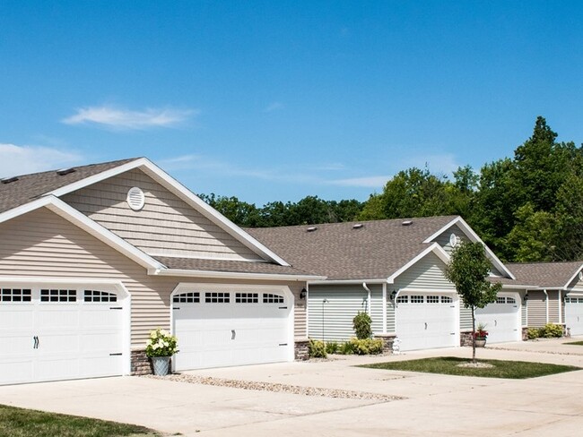 Redwood Medina Lafayette Township - Redwood Medina Lafayette Township Townhomes