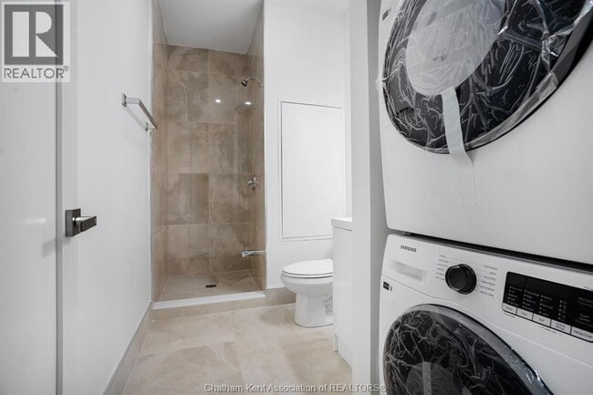 Photo - 153 King St W Unité 5