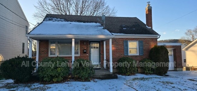 Building Photo - 1560 Riegel St