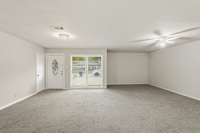 Photo - 2918 Tarpey Ave