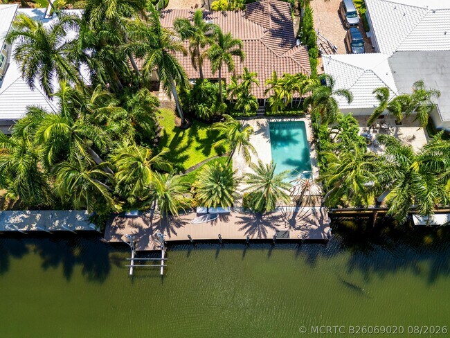 Photo - 627 Solar Isle Dr