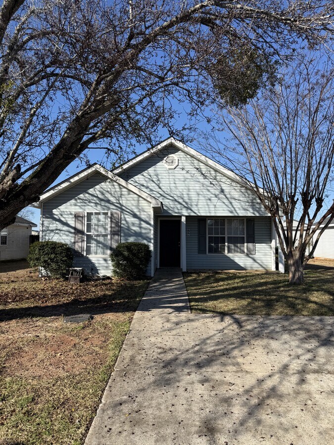 Photo - 227 Worthington Ln