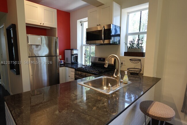 Photo - 1320 Drexel Ave Unit 200