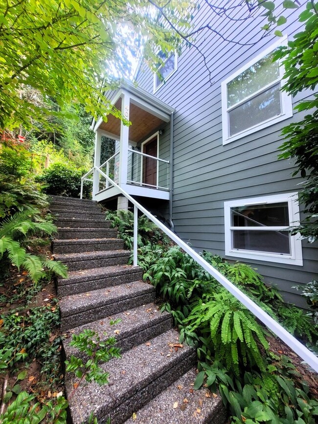 Photo - Beautiful South Hill Home with Bay Views 3...