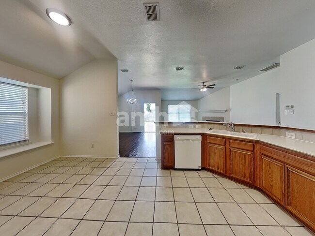 Photo - 931 Wood Brook Dr