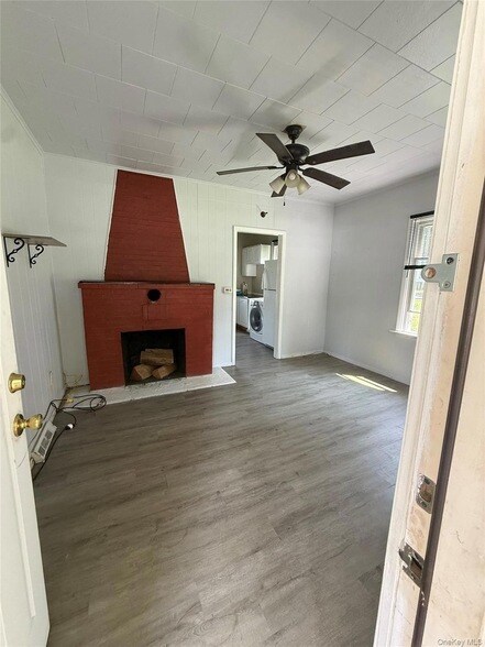 15 Court Ave