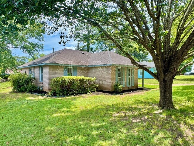 Photo - 3224 Little John Dr