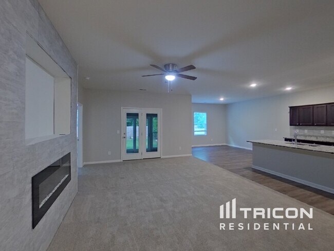 Photo - 225 Sinclair Way