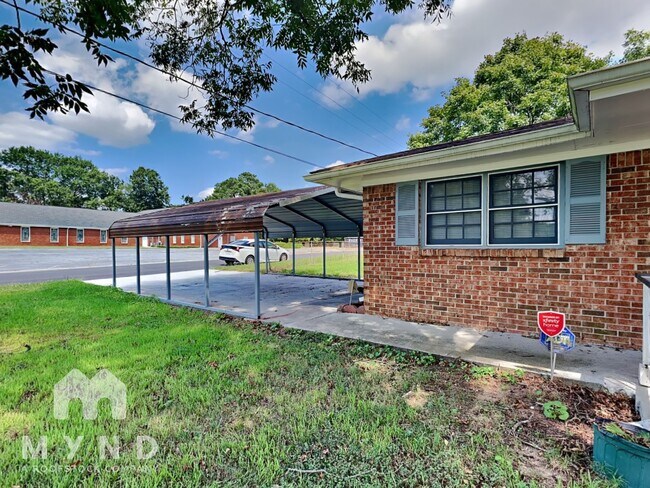 Photo - 1355 Irwin Bridge Rd NW