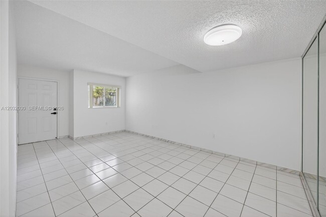 Photo - 800 SW 104th Ct Unidad A-103