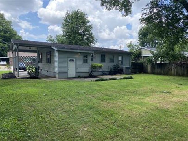 Building Photo - Charming 3 Bedroom, 2 Bath Home Near UAH!