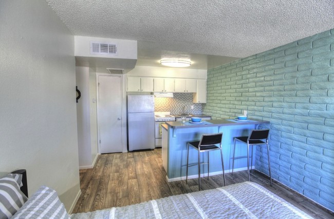 Open Kitchen Studio - Riviera Palms Apartments