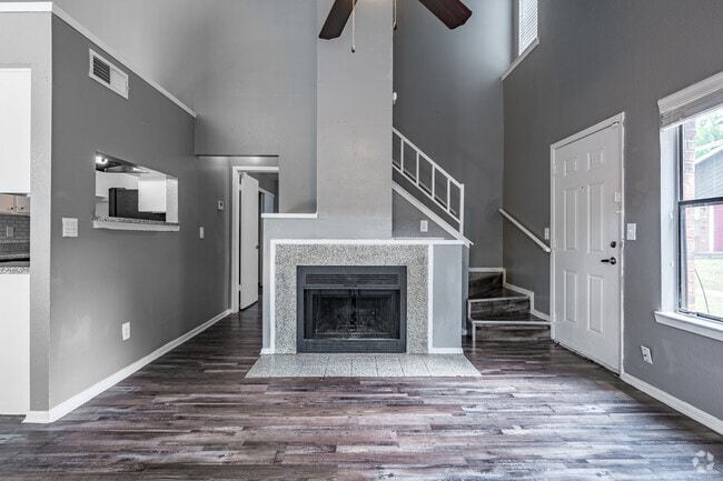 2BR, 2BA - 1,000SF