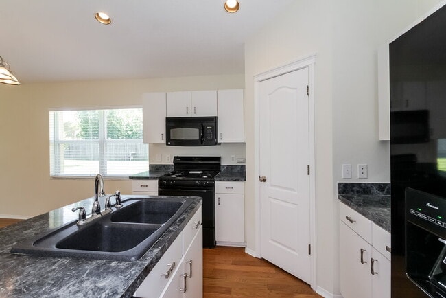 7623 Clovelly Park Pl