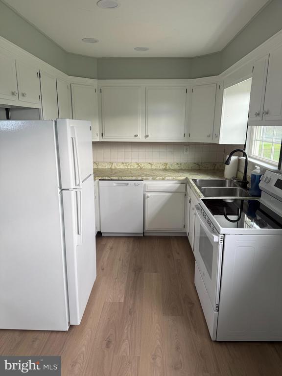 Photo - 810 S Harmony Rd