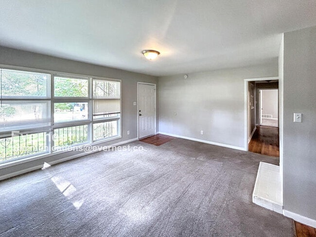 Photo - 333 Robertson Ave