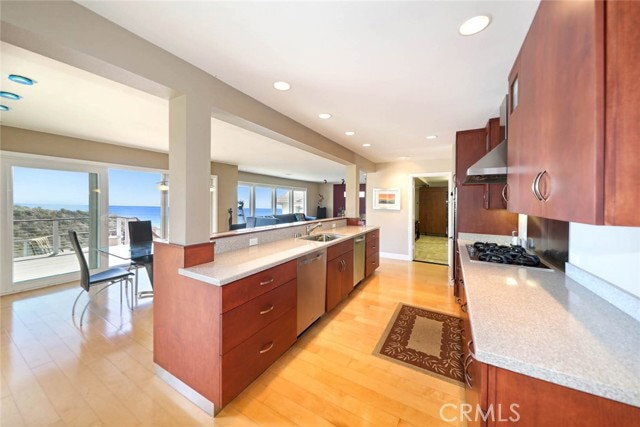 Photo - 661 Nyes Pl