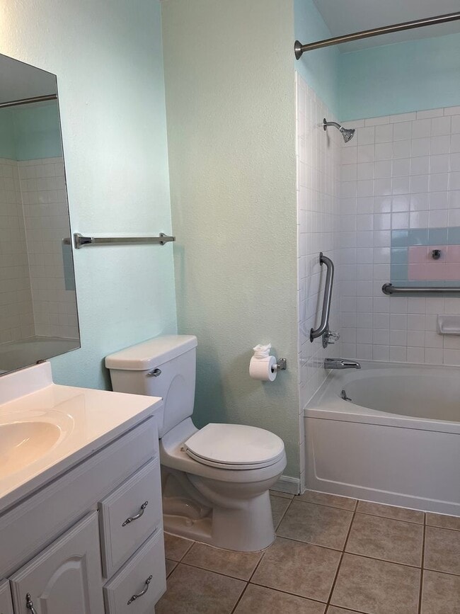 Photo - 4895 Twin Lakes Rd Unit 2